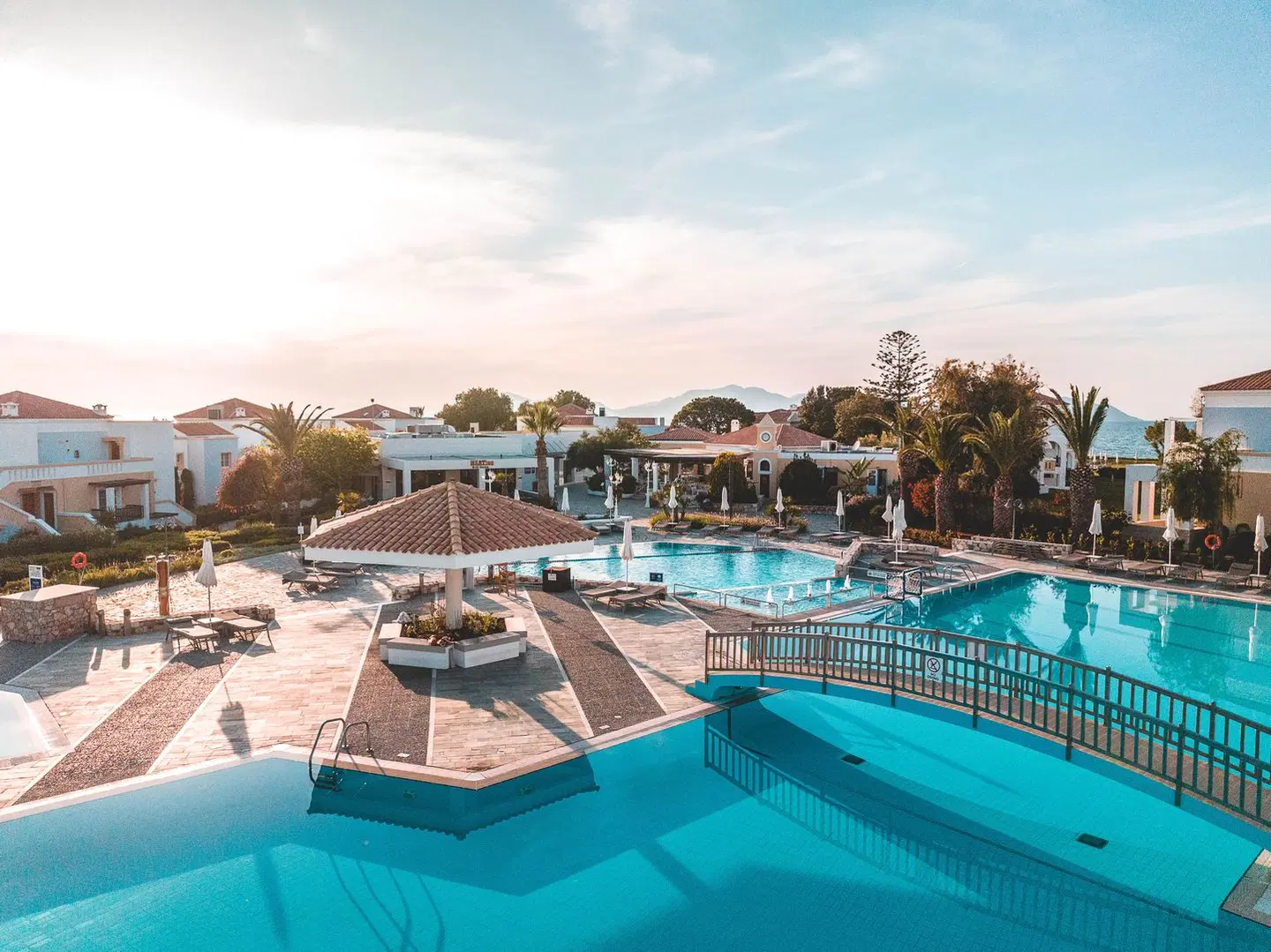 Neptune Luxury Resort OUTDOOR_POOL