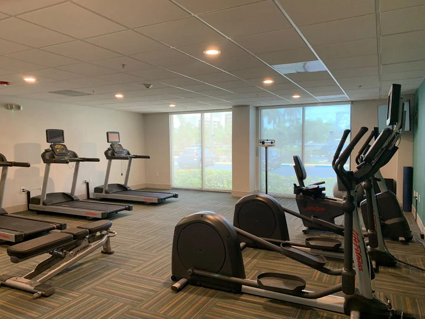 Holiday Inn Express & Suites Miami - Hialeah by IHG SPORTS_AND_LEISURE