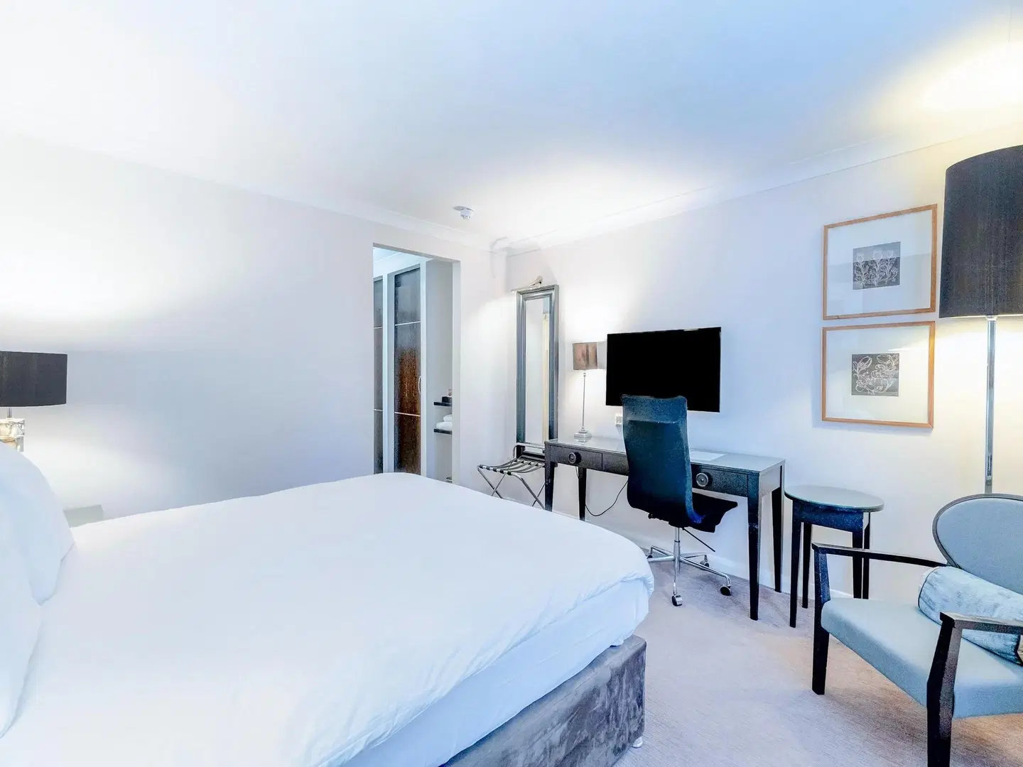 The Landmark Hotel and Leisure Club ROOM_EXAMPLE