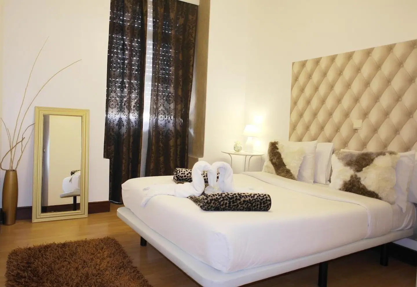 Pensao Central ROOM_EXAMPLE