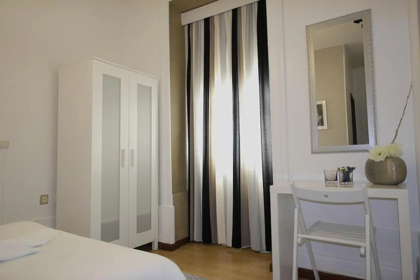 Pensao Central ROOM_EXAMPLE