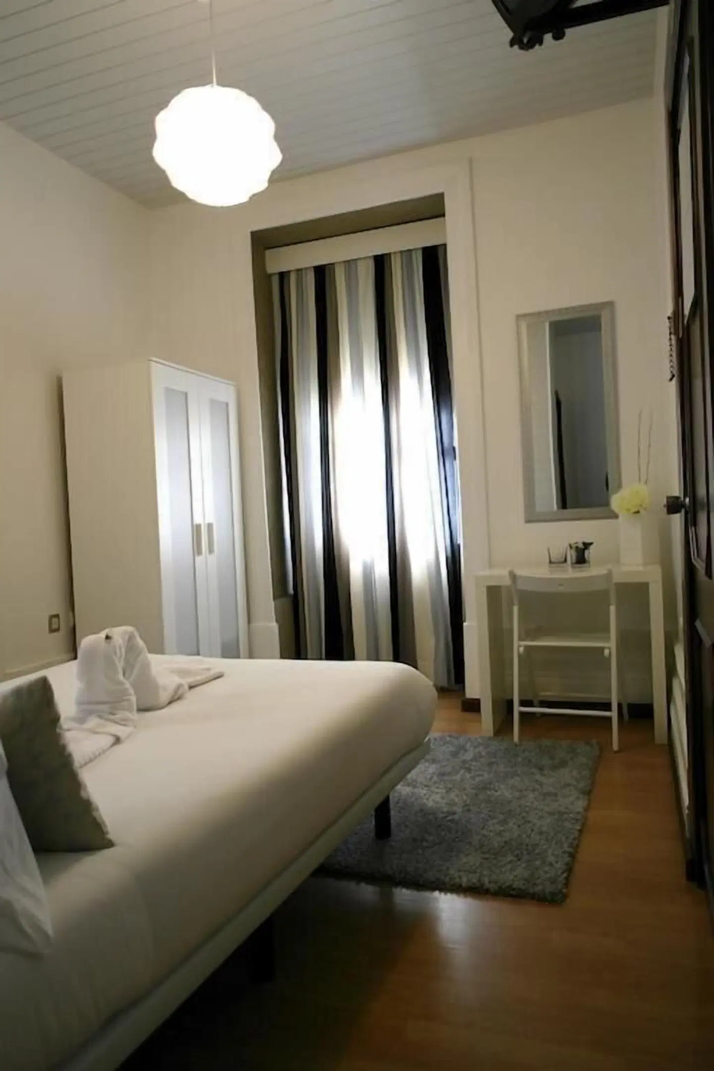 Pensao Central ROOM_EXAMPLE
