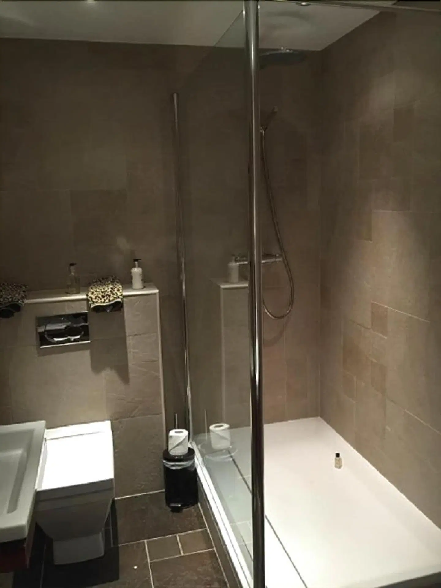 Riverside House Badezimmer