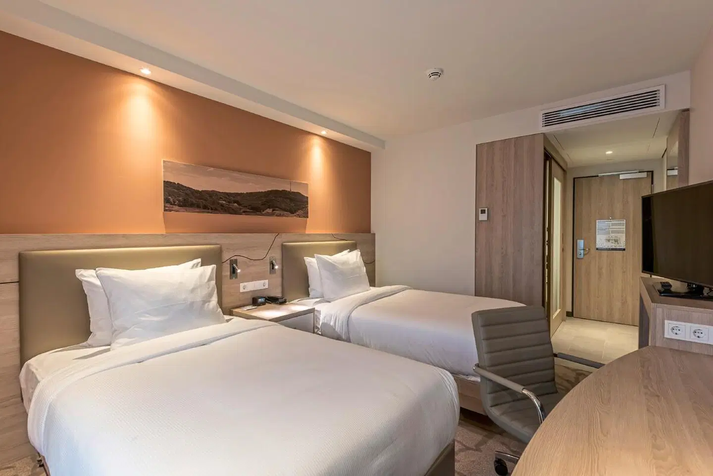 Hampton by Hilton Freiburg ROOM_EXAMPLE