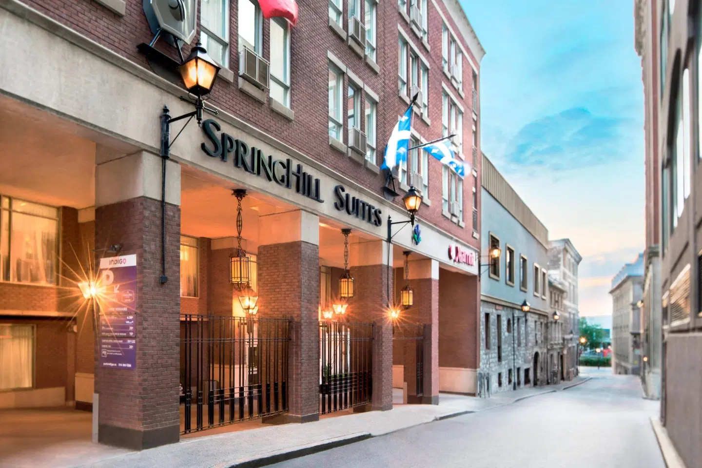 AC Hotel by Marriott Old Montreal EXTERIOR