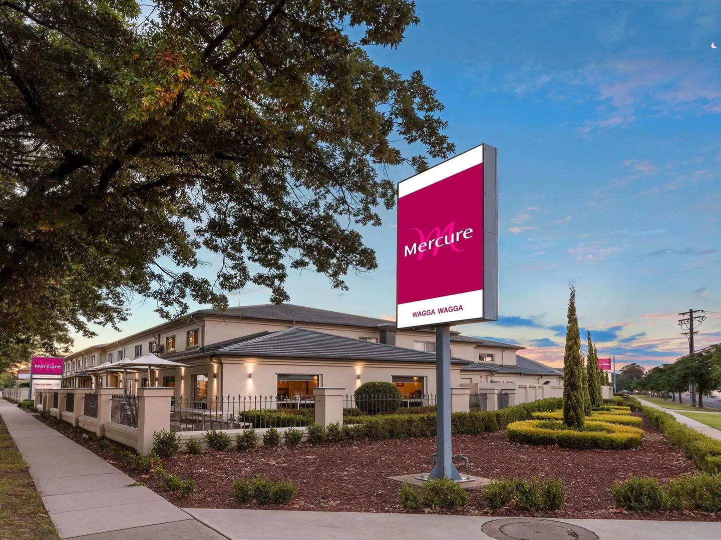 Mercure Wagga Wagga EXTERIOR