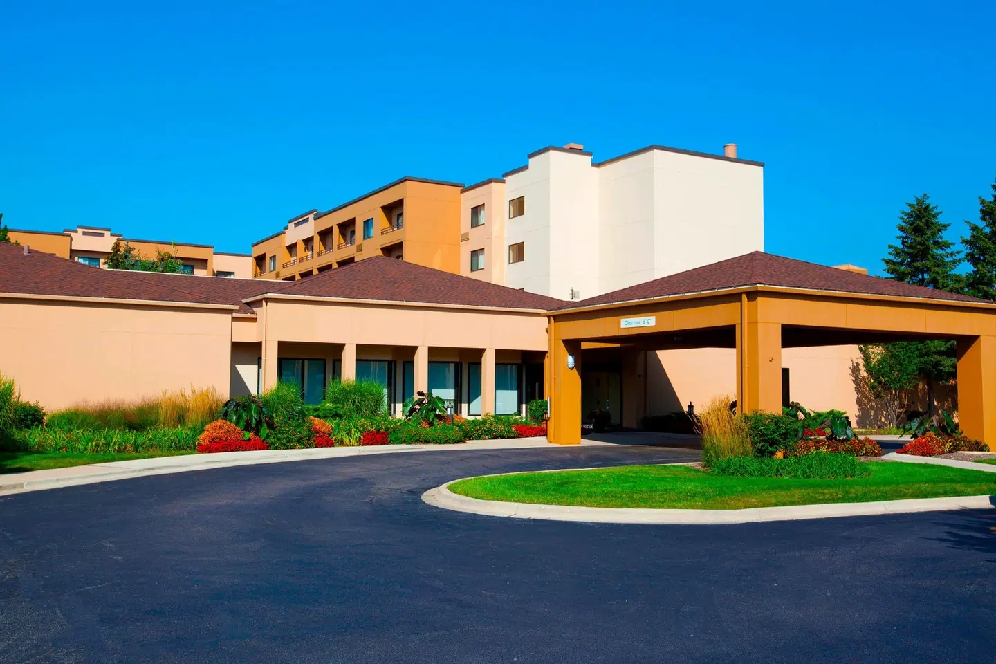 Courtyard by Marriott Chicago O'Hare EXTERIOR