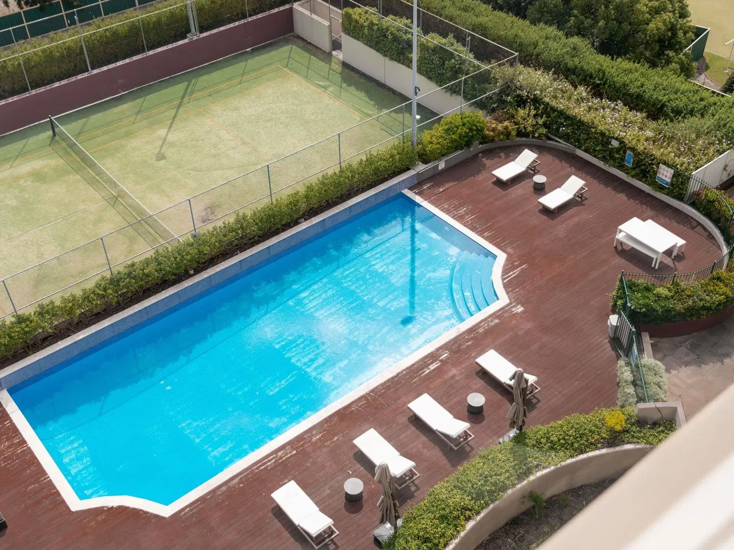 Mercure Sydney Parramatta OUTDOOR_POOL