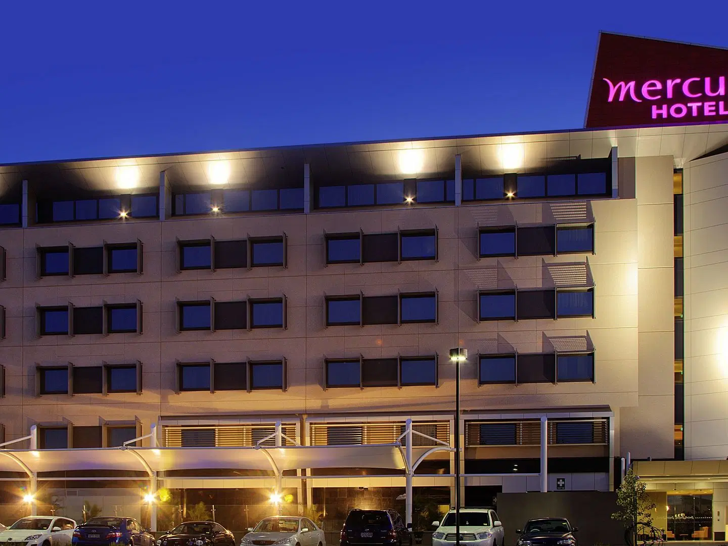 Mercure Sydney Liverpool EXTERIOR