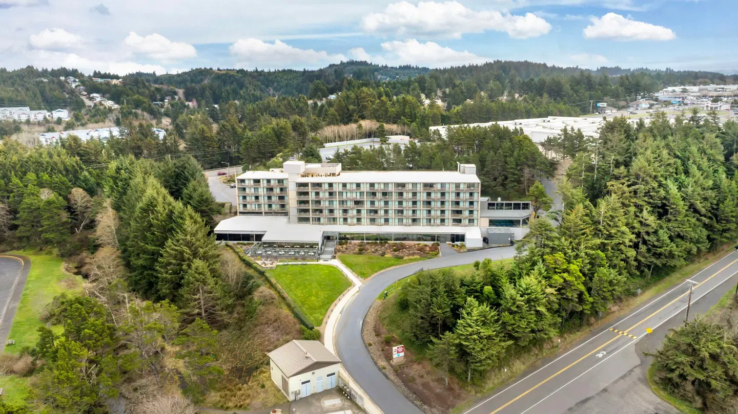 Best Western Agate Beach Inn EXTERIOR
