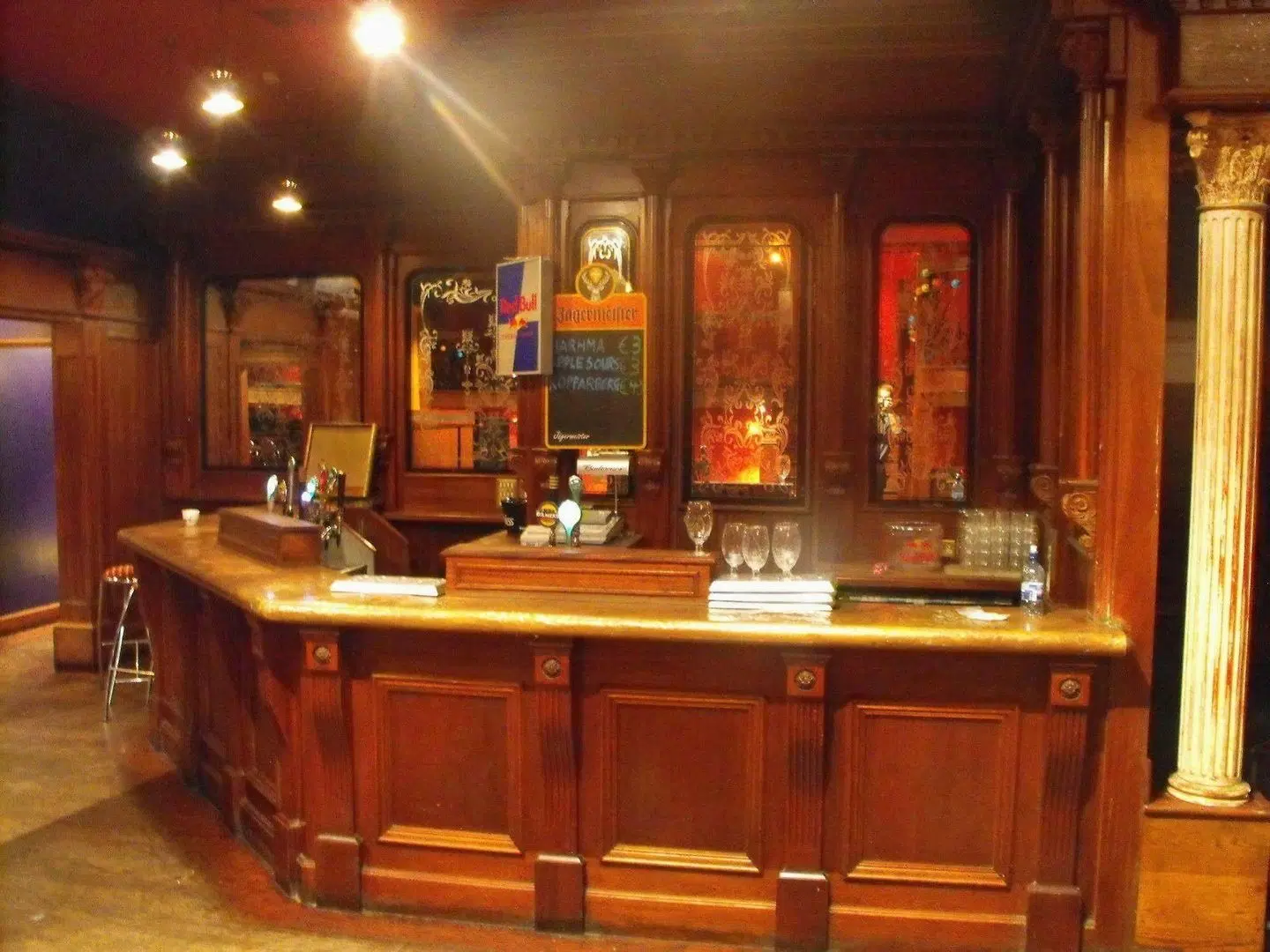 Victoria Bar