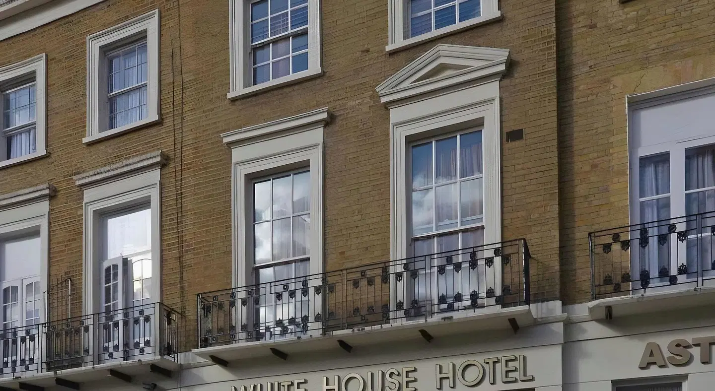 White House Hotel EXTERIOR