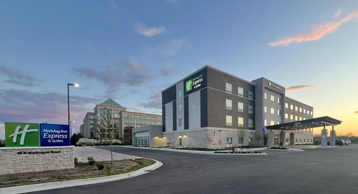 Holiday Inn Express & Suites Chicago Schaumburg by IHG EXTERIOR