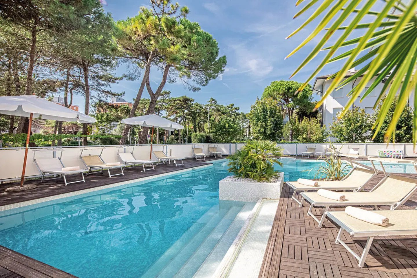 Rex OUTDOOR_POOL