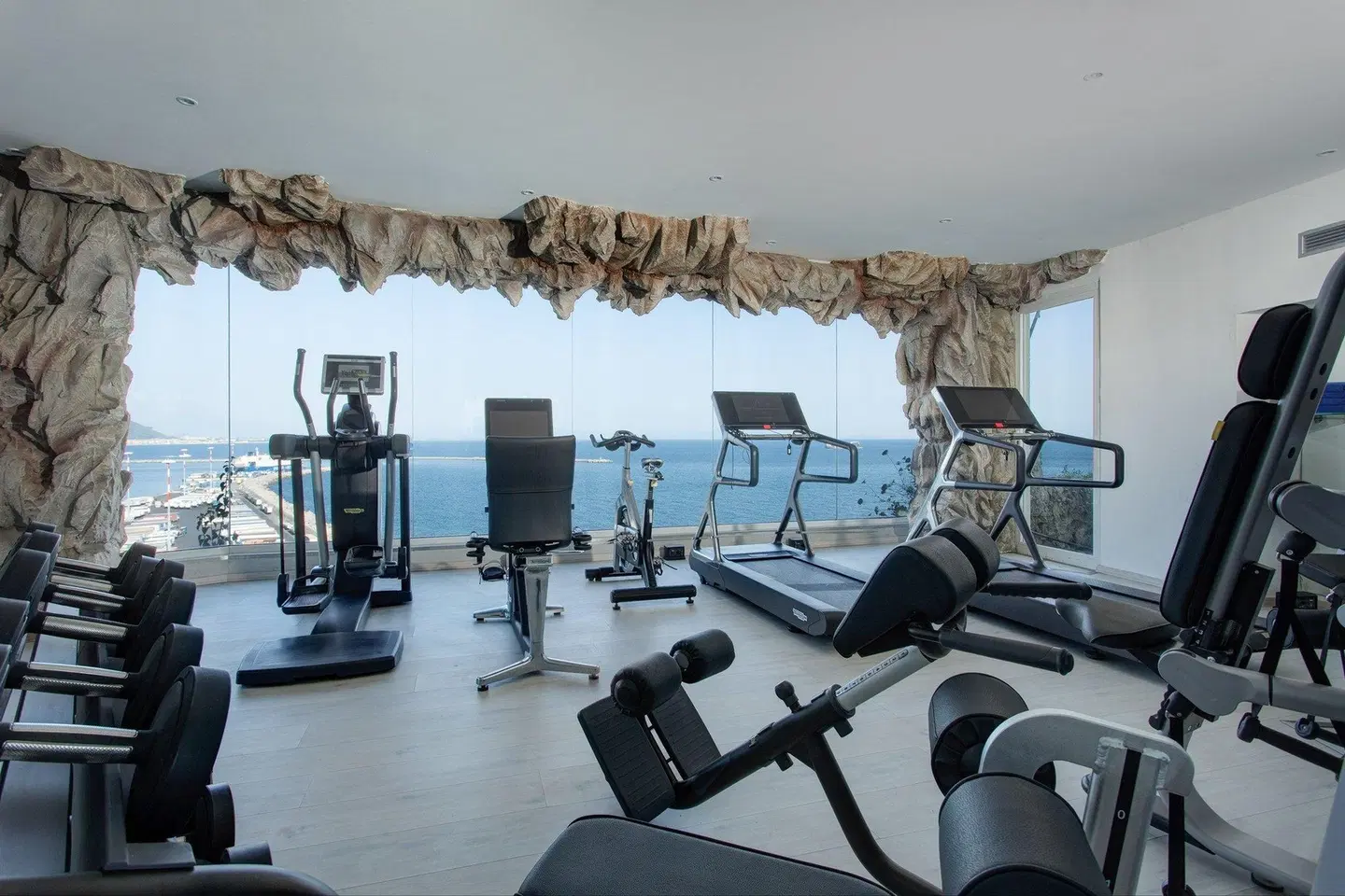 Lloyd's Baia Hotel SPORTS_AND_LEISURE