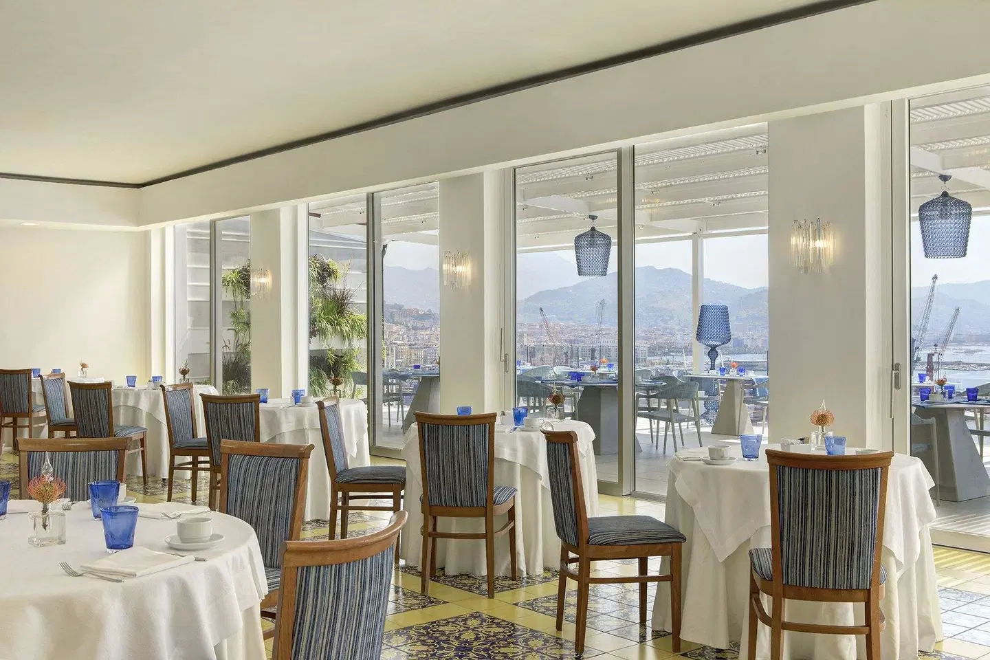 Lloyd's Baia Hotel Restaurant