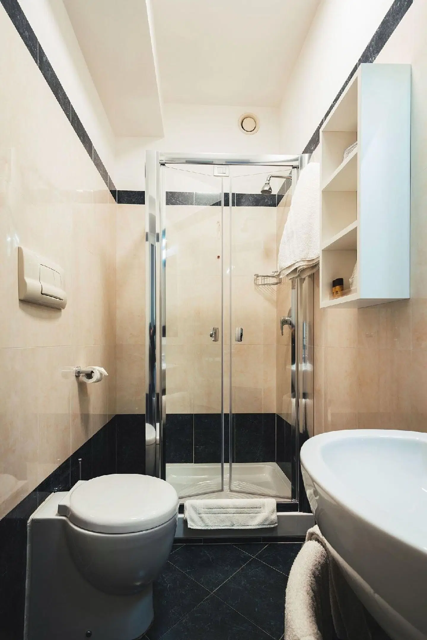 Hotel Centrale Badezimmer