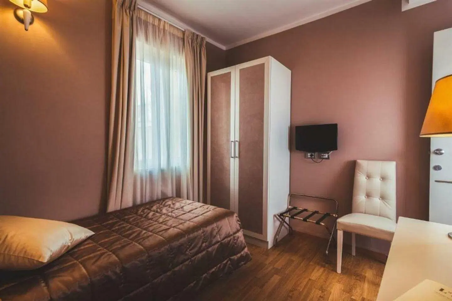 Hotel Centrale ROOM_EXAMPLE