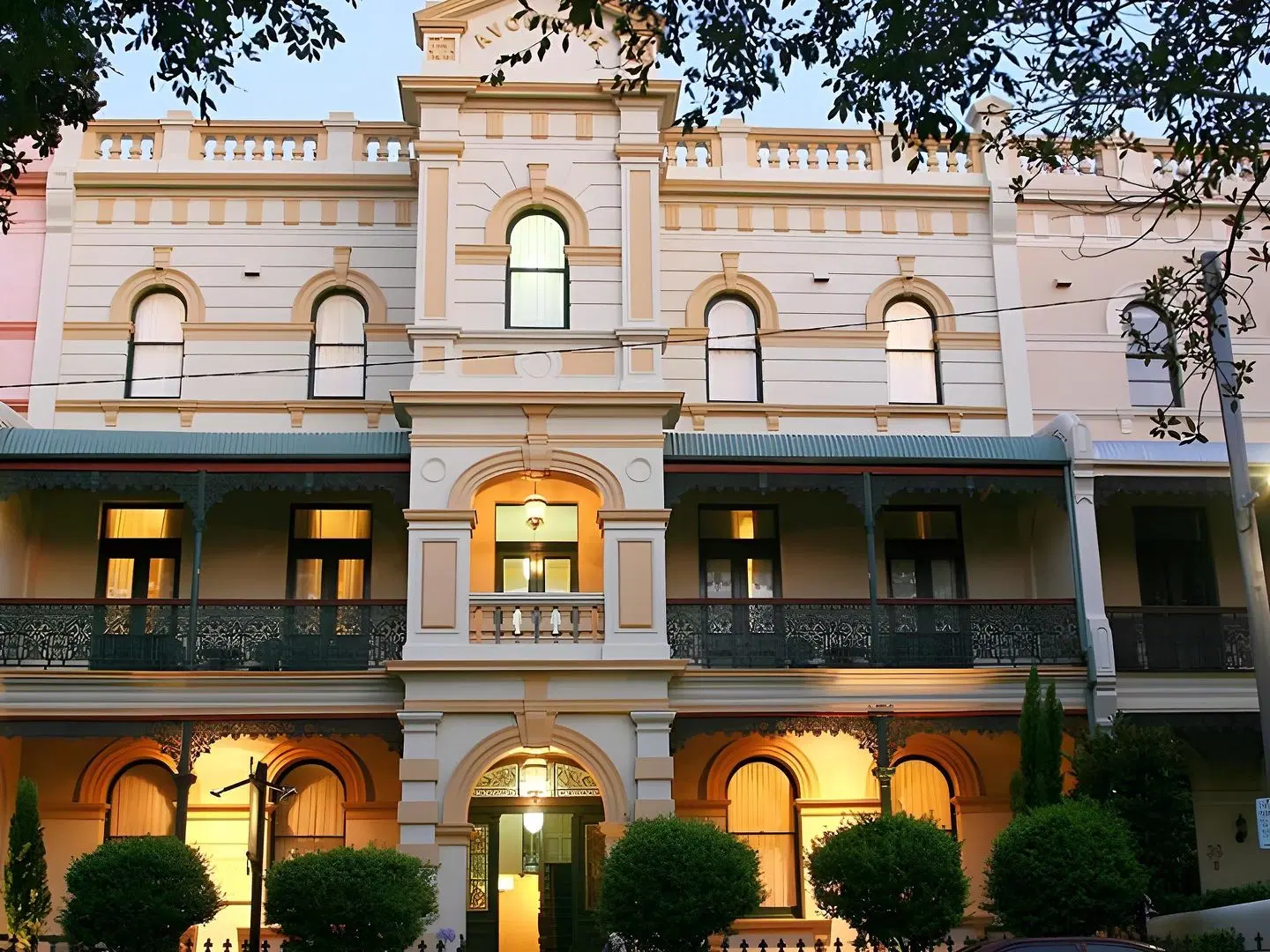 Avonmore On The Park Boutique Hotel EXTERIOR