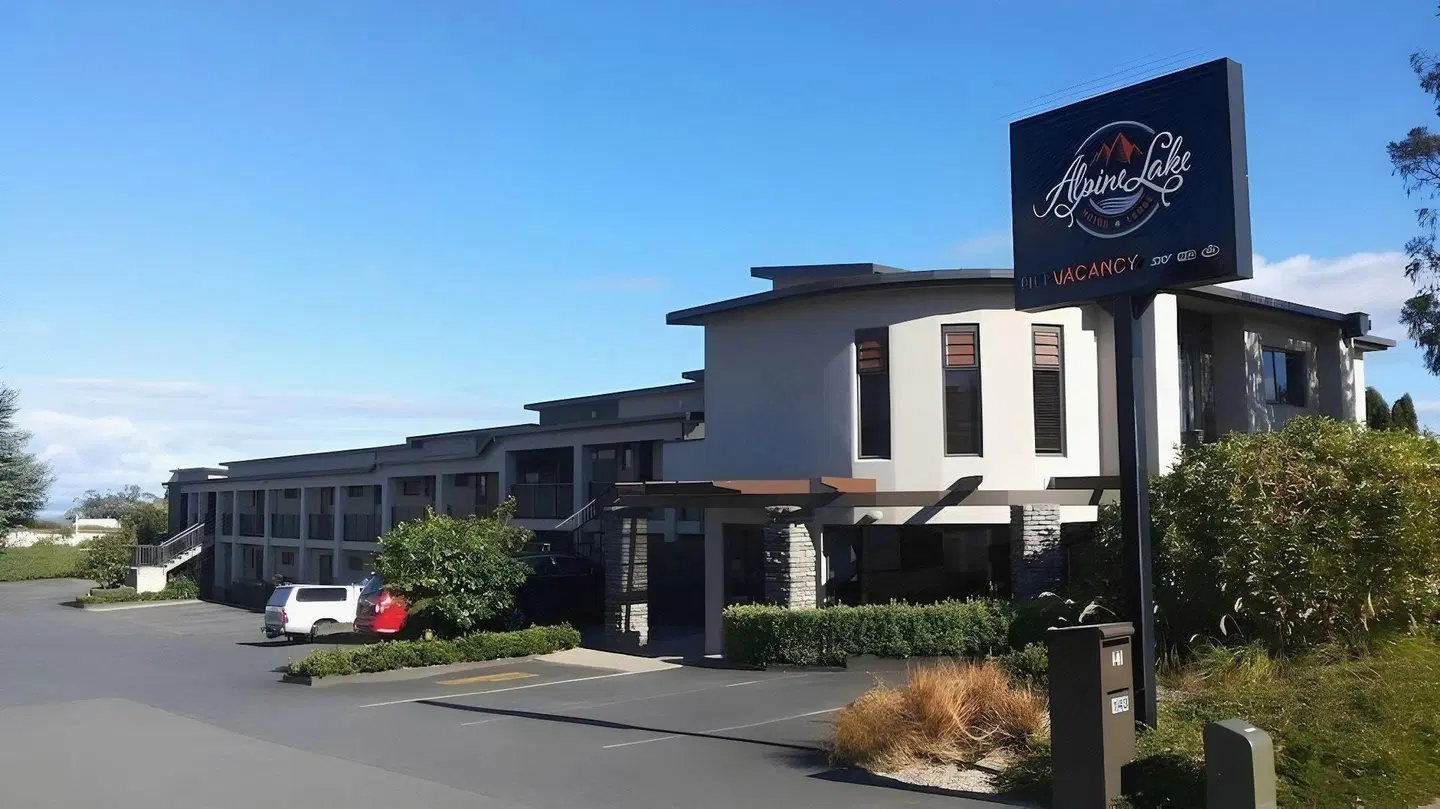 Alpine Lake Motor Lodge EXTERIOR