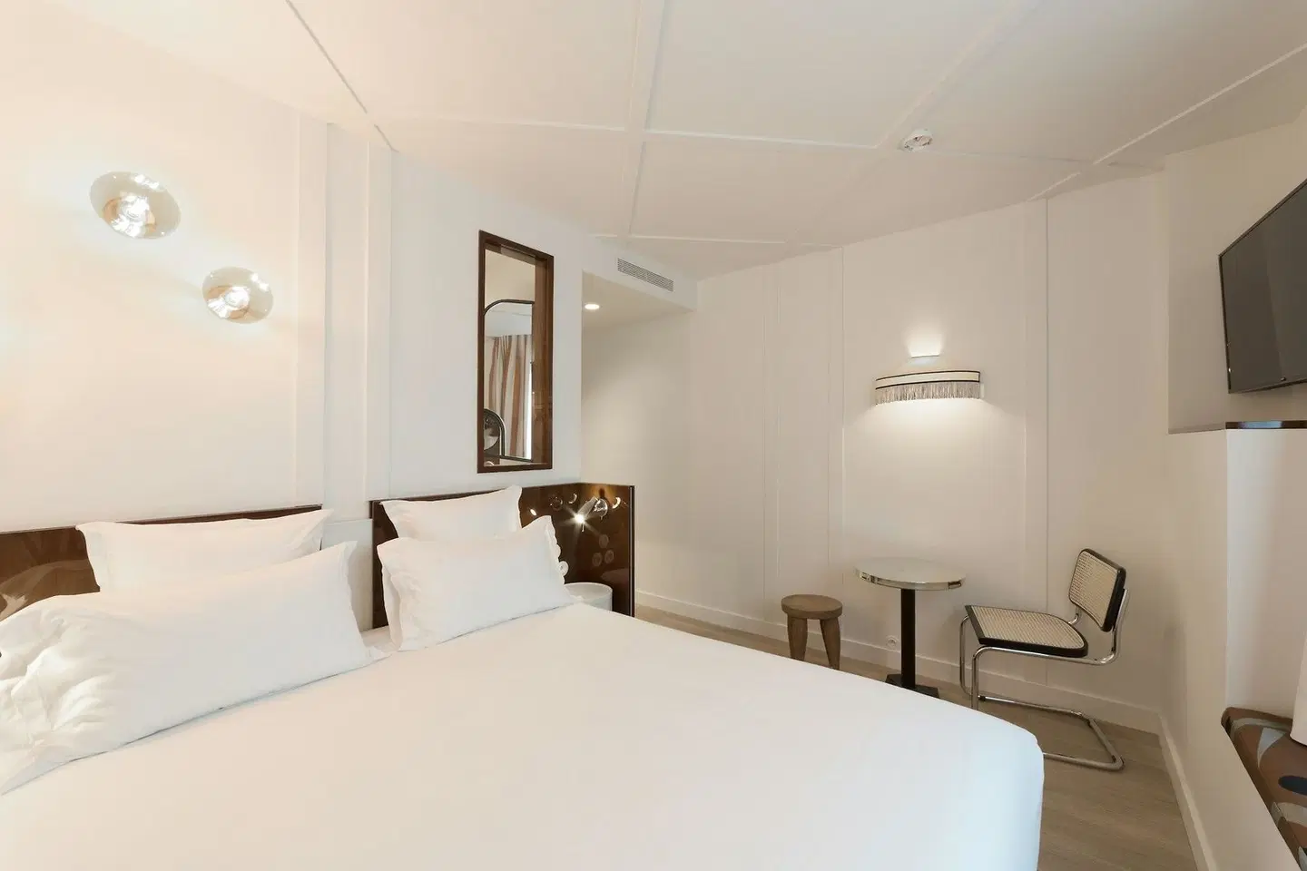 Wallace Tour Eiffel ROOM_EXAMPLE
