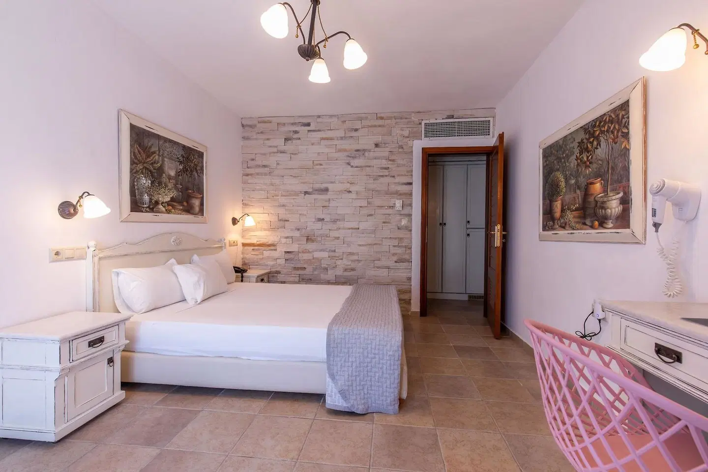 Plaza Beach Hotel ROOM_EXAMPLE