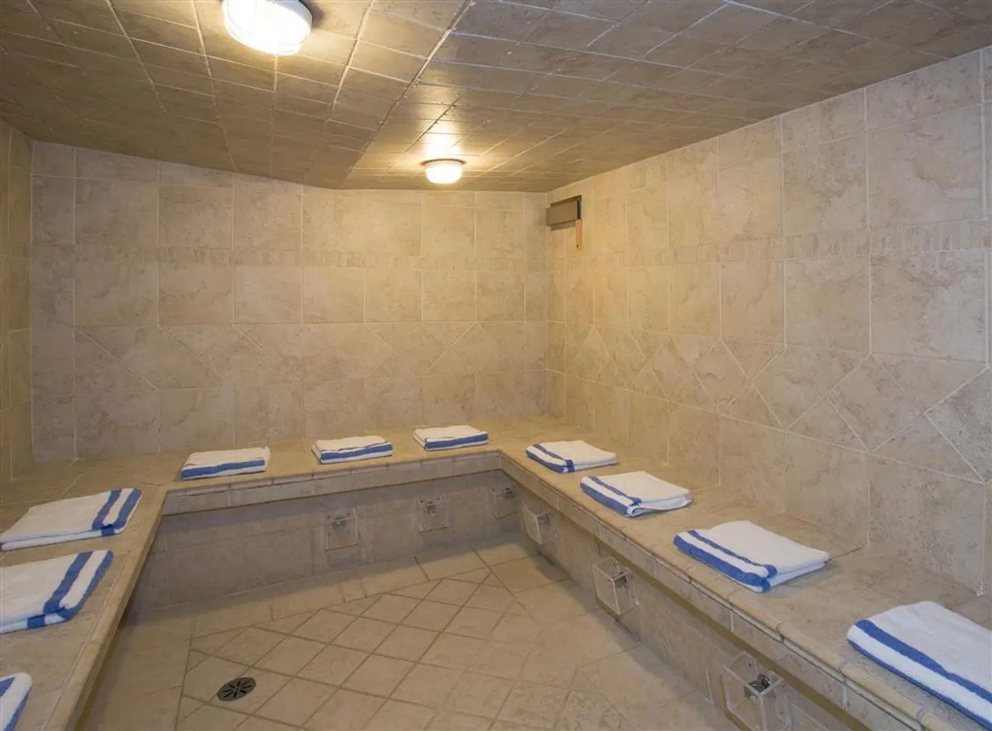Jasper Inn & Suites by Inn Hotels HEALTH_BEAUTY