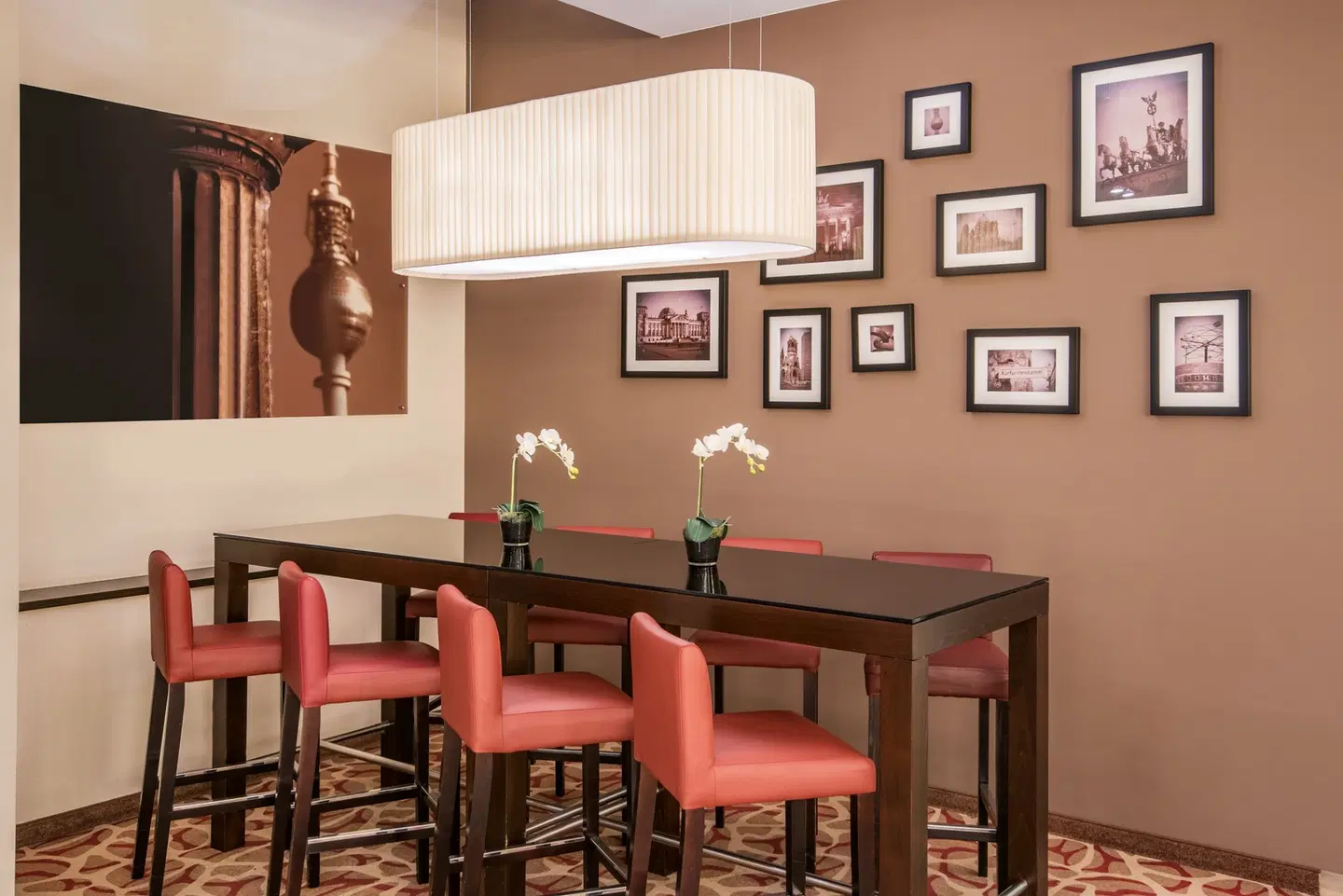 Crowne Plaza Berlin City Centre Ku'damm by IHG Bar