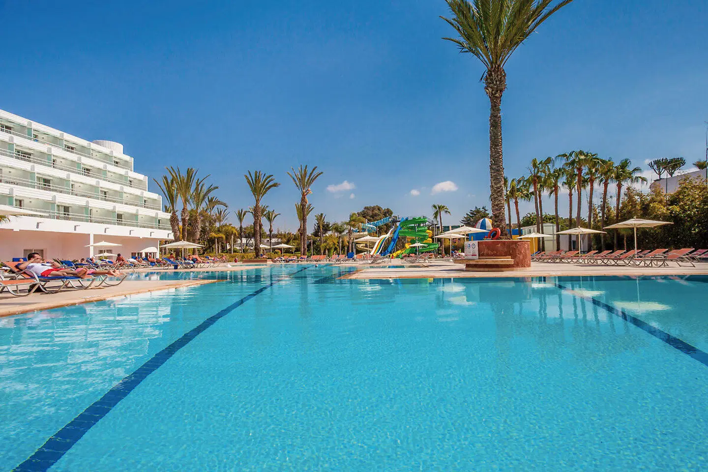 Amadil Ocean Club OUTDOOR_POOL