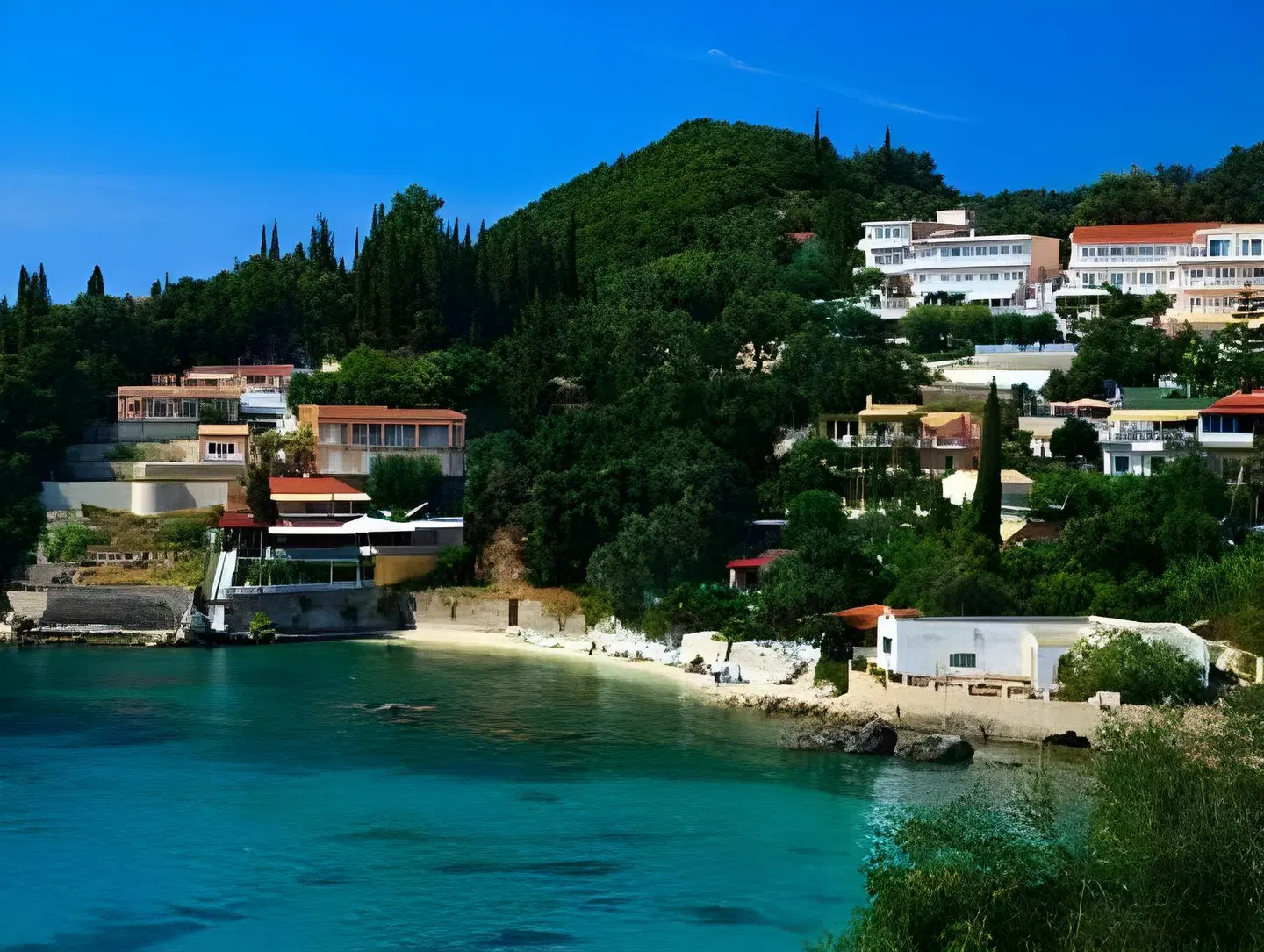 Rapanos Apartments LANDSCAPE
