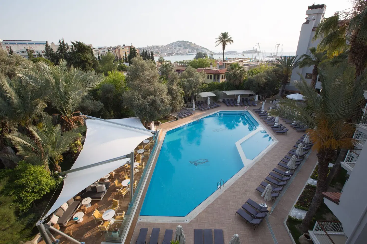 Paloma Marina Suites OUTDOOR_POOL