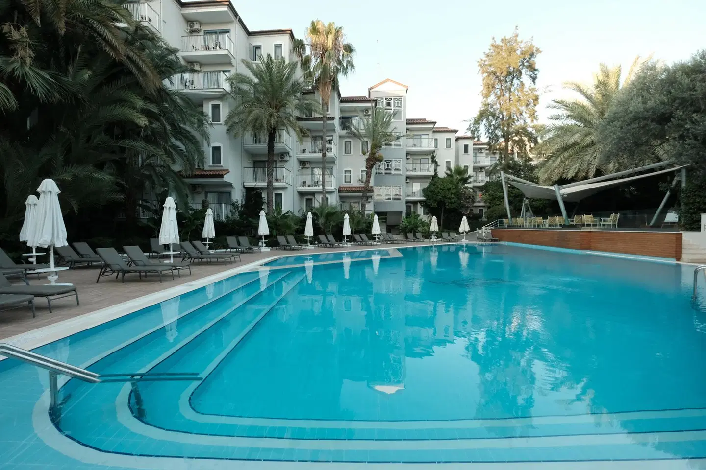 Paloma Marina Suites OUTDOOR_POOL