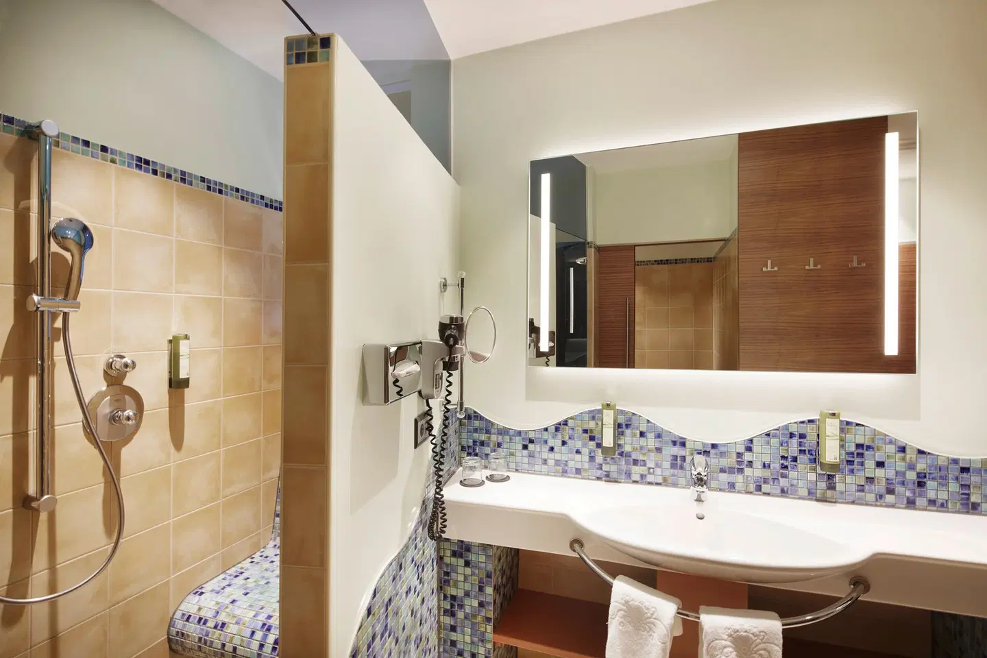 EurothermenResort Bad Schallerbach - Hotel Paradiso Badezimmer