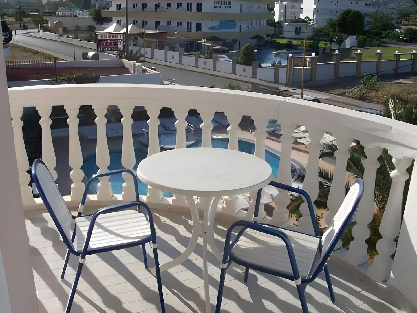 White Palace Studios Terrasse