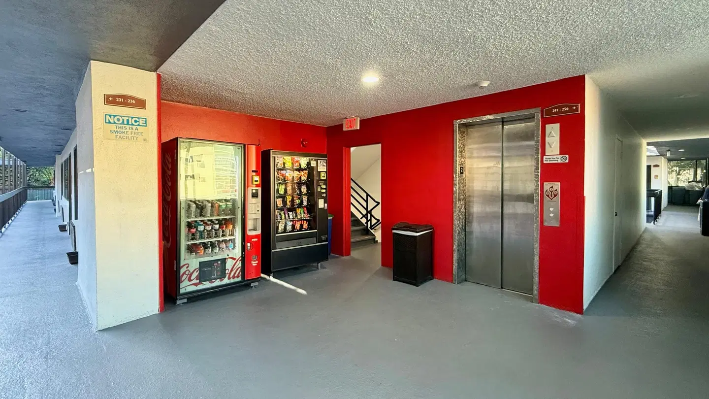 Best Western Hollywood Plaza Inn LOUNGE_LOBBY