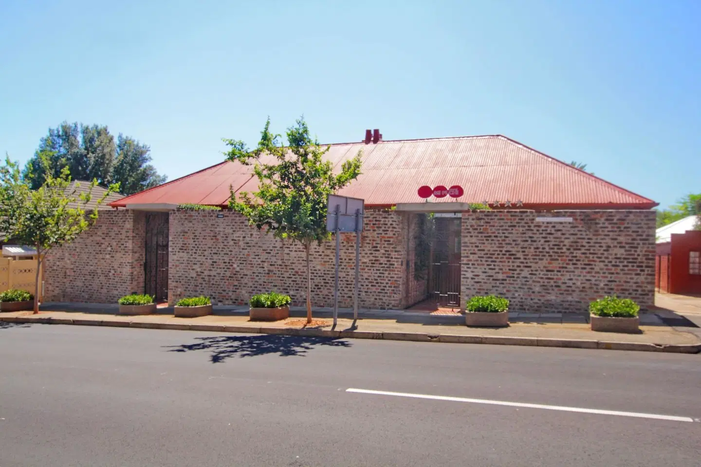 Motel Mi Pi Chi EXTERIOR