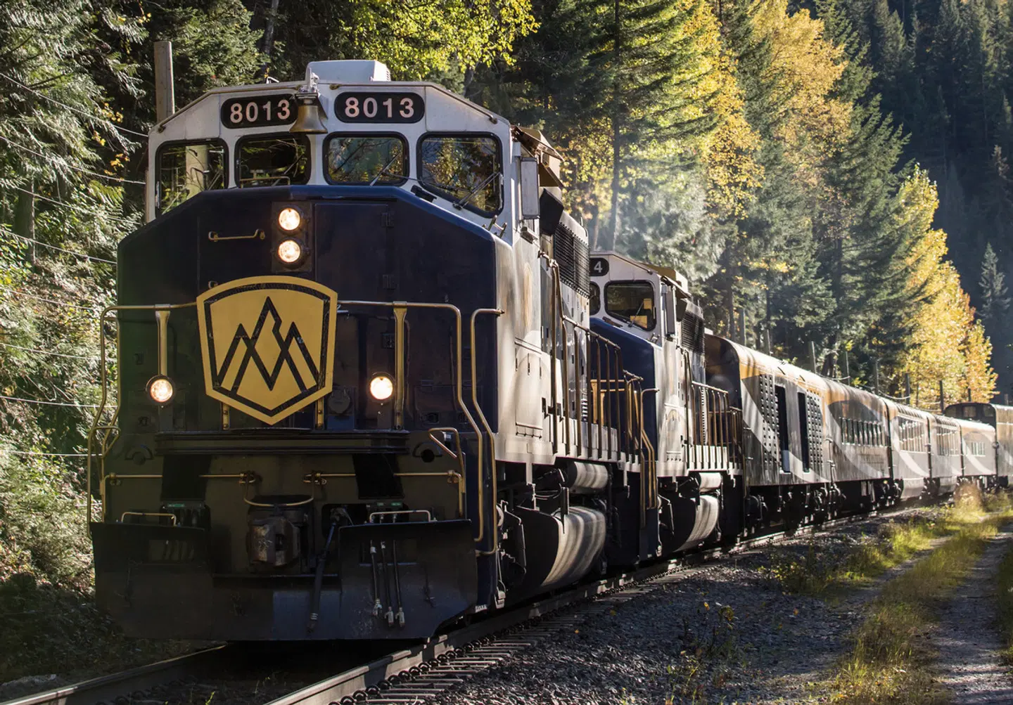 Journey through the Clouds - Rocky Mountaineer (Jasper - Vancouver) EXTERIOR