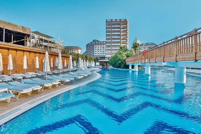 Saturn Palace OUTDOOR_POOL