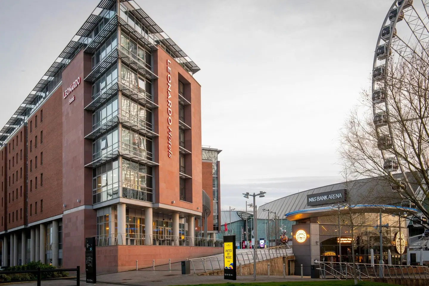 Jurys Inn Liverpool EXTERIOR