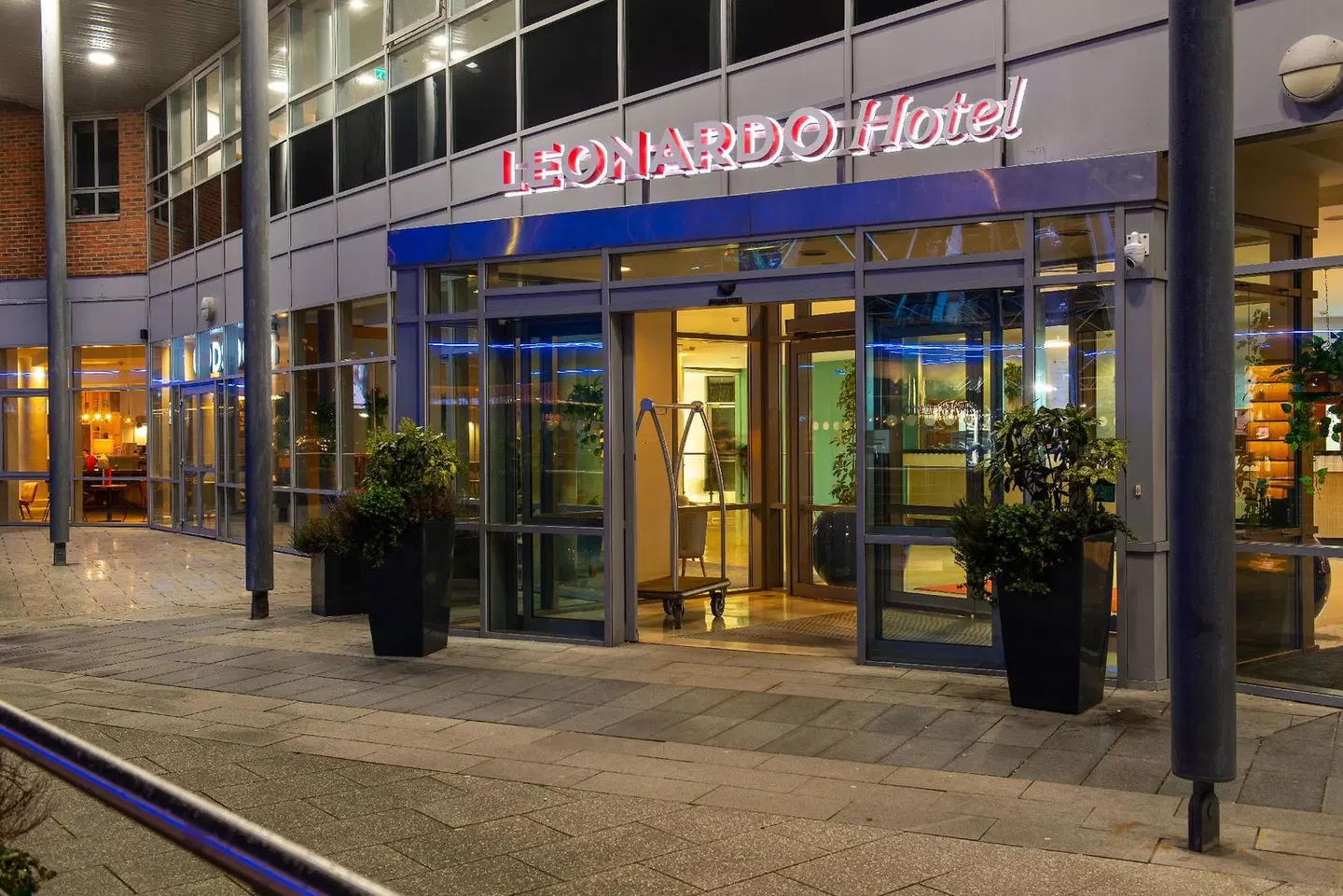 Jurys Inn Liverpool EXTERIOR