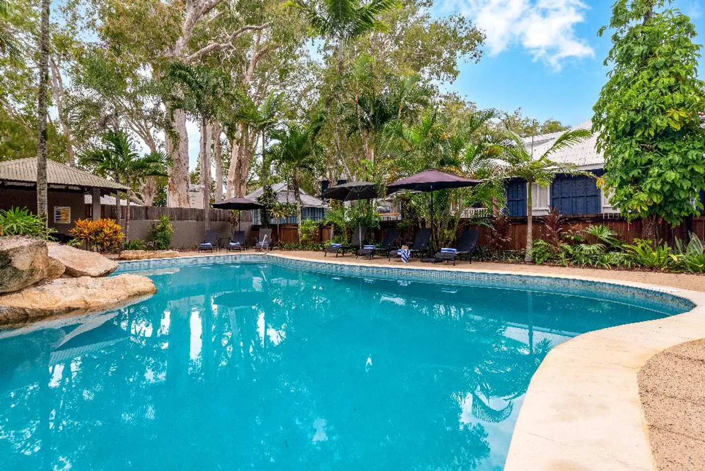 Paradise On The Beach Resort OUTDOOR_POOL
