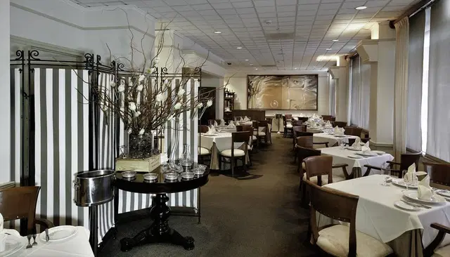 Courtyard by Marriott San Juan Miramar Restaurant