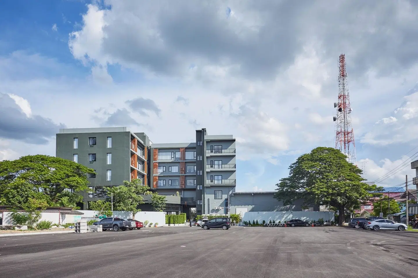 Hotel Wisma Ratchaburi EXTERIOR