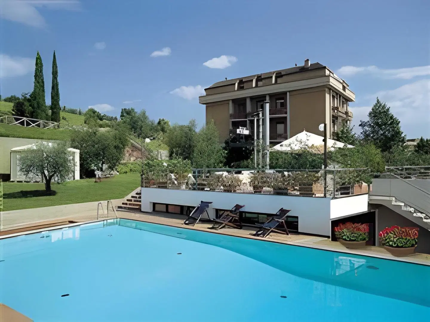 Hotel Umbria OUTDOOR_POOL