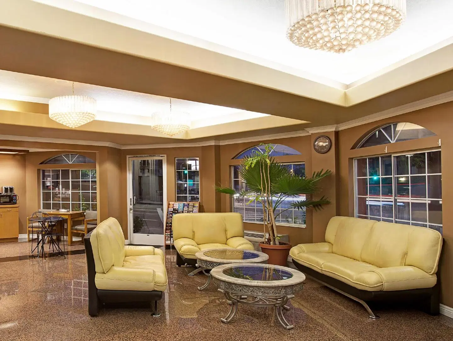 Super 8 by Wyndham Los Angeles Downtown LOUNGE_LOBBY