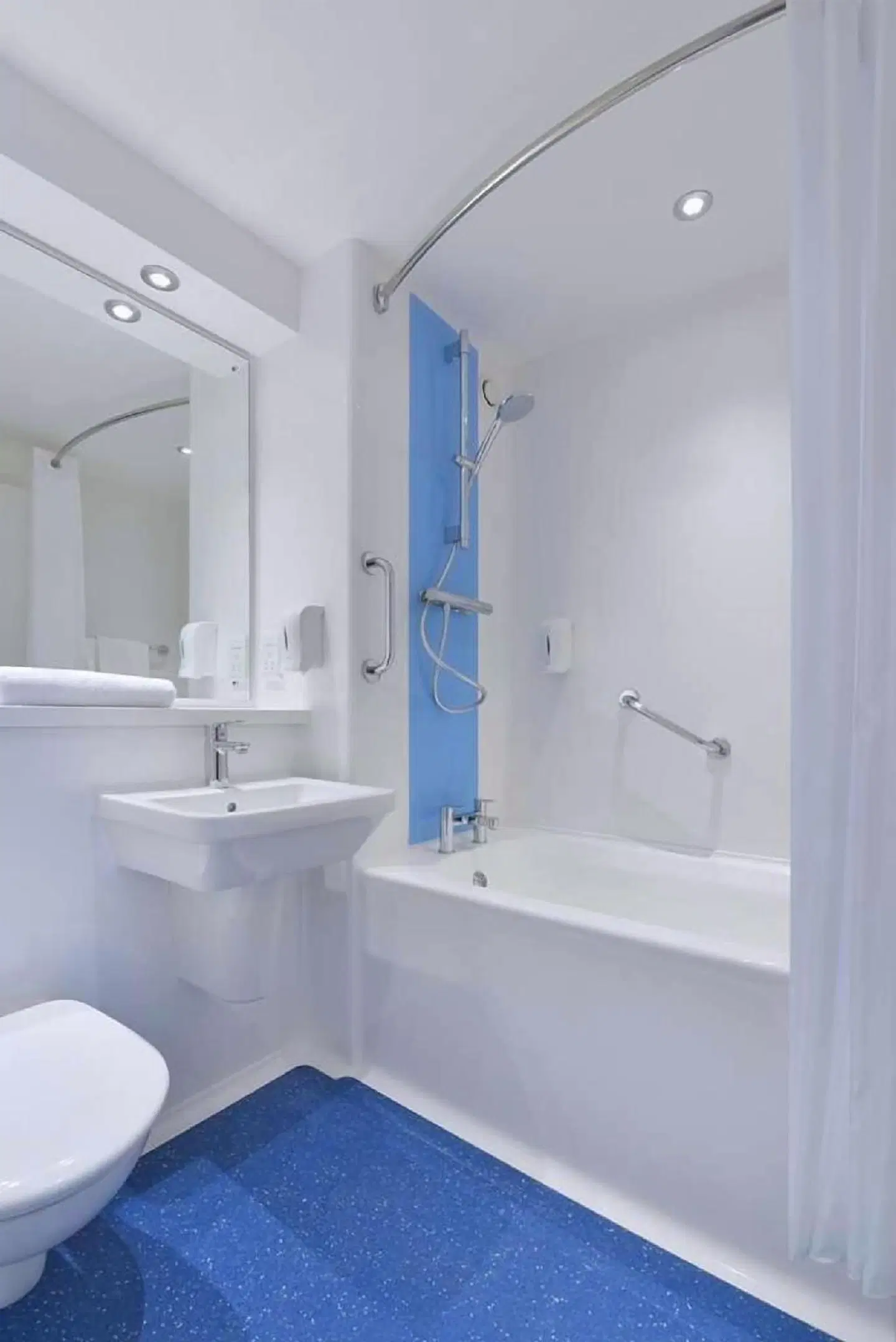 Travelodge Limerick Castletroy Badezimmer