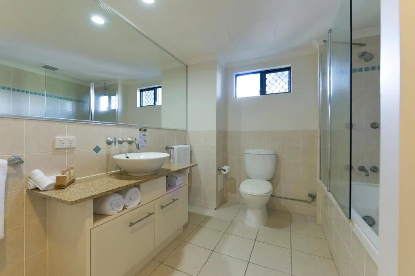 Meridian Port Douglas Badezimmer