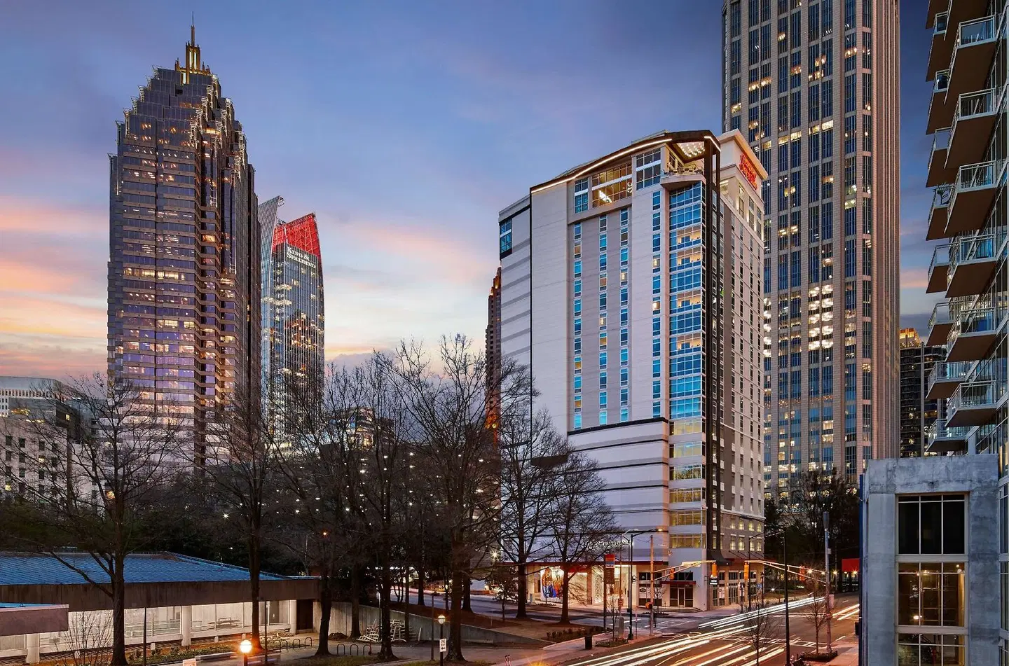 Hampton Inn & Suites Atlanta Midtown EXTERIOR