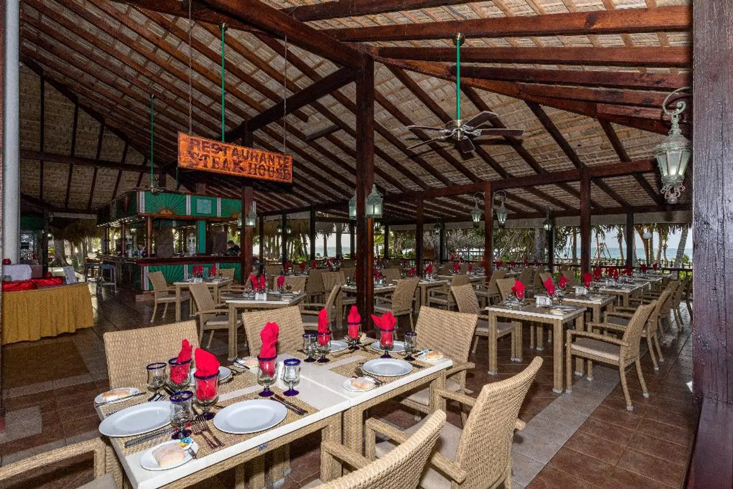 Playabachata Lifestyle Collection by Senator RESTAURANT