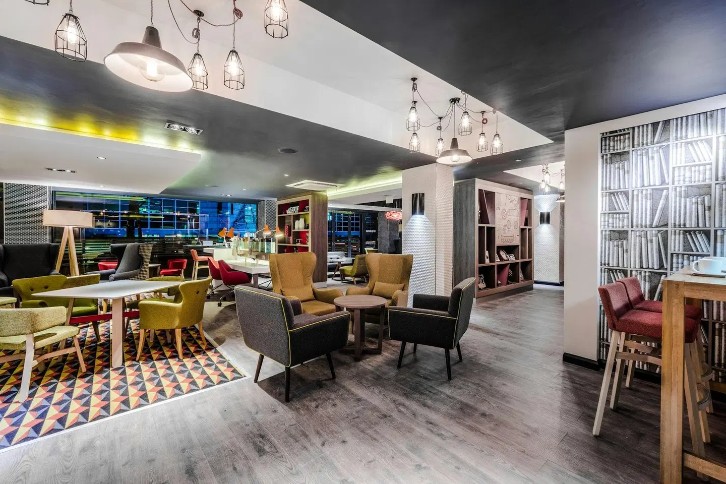Holiday Inn London - Watford Junction by IHG LOUNGE_LOBBY